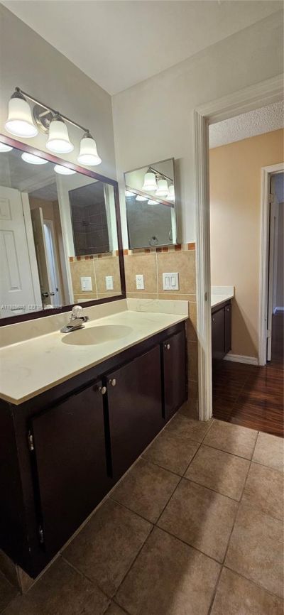 610 Commodore Dr , Plantation, FL 33325 Photo