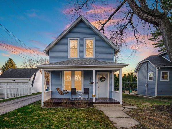 317 W 2ND Street , Momence, IL 60954