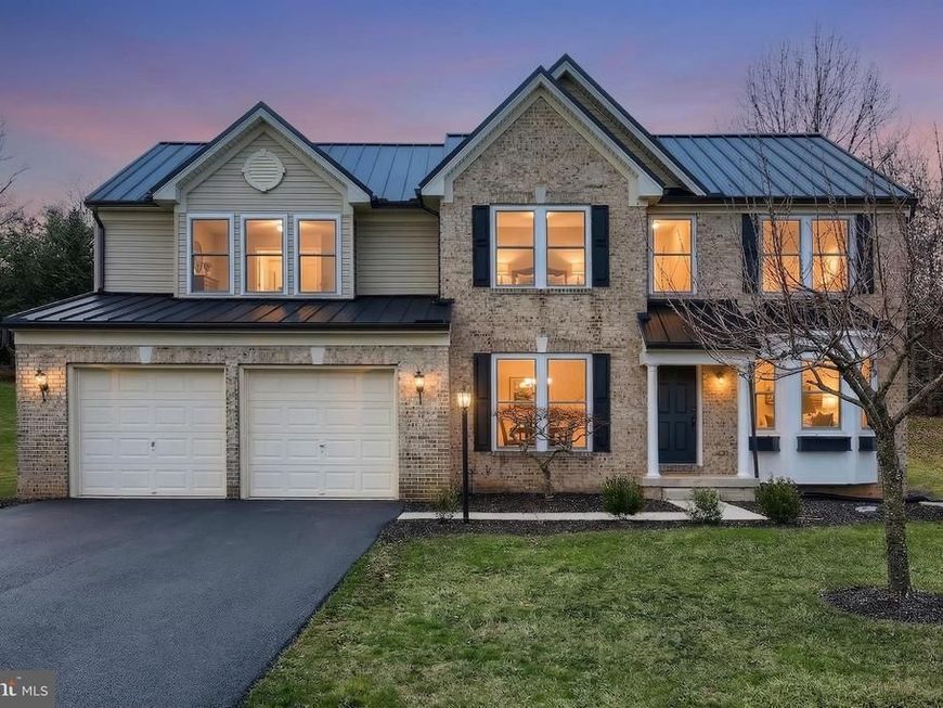 735 Clydesdale Drive, York, PA 17402 Main Photo