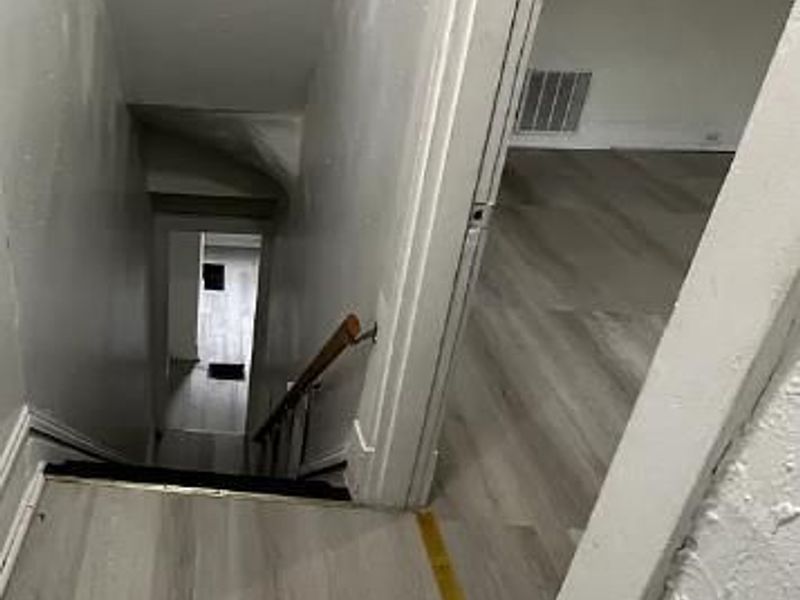 313 E University Avenue, Cincinnati, OH 45219 Photo 4