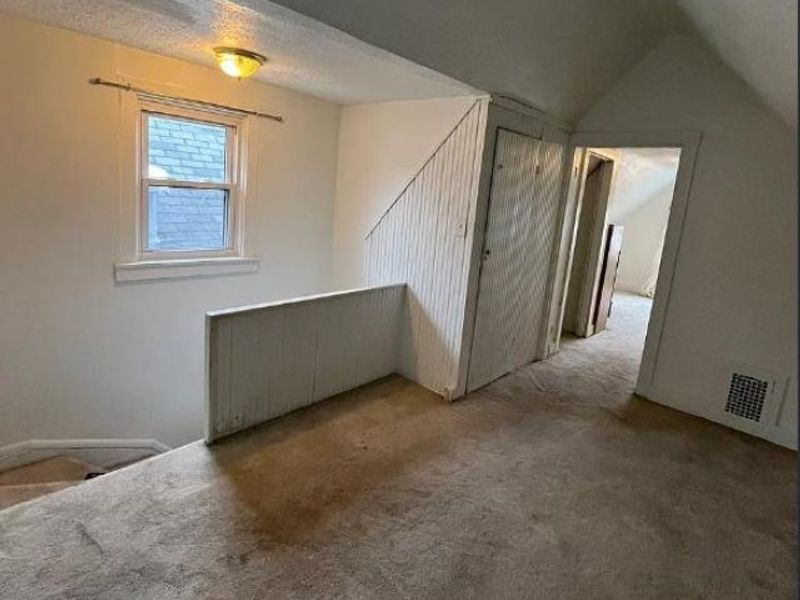 313 E University Avenue, Cincinnati, OH 45219 Photo 9