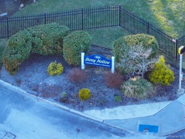 460 Old Town Road , Unit 24H, Port Jefferson Station, NY 11776