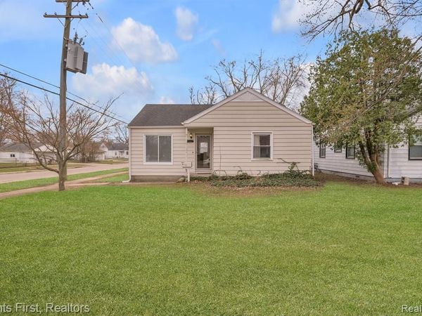 24301 Stanford Street, Dearborn Heights, MI 48125