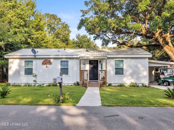 214 Simon Boulevard, Ocean Springs, MS 39564