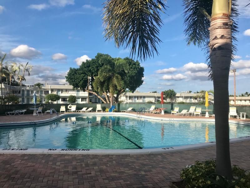 3240 Lake Osborne Drive, Unit 206, Lake Worth Beach, FL 33461 Photo