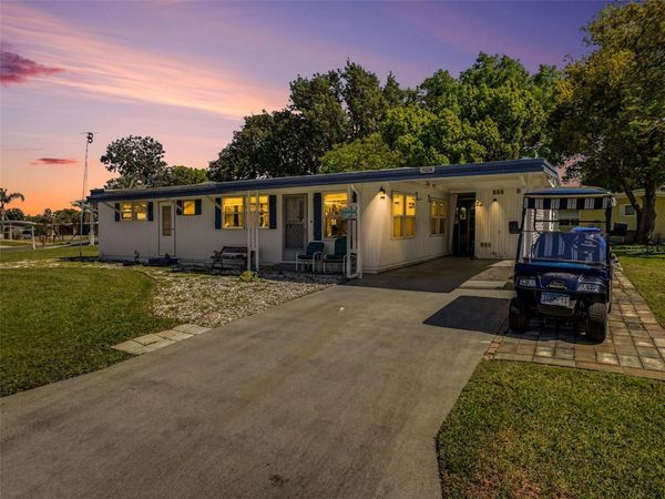 1124 FOREST LANE , TAVARES, FL 32778