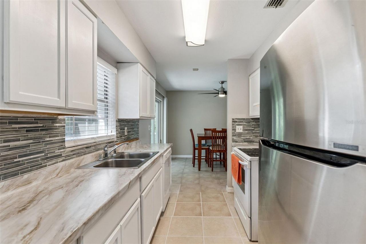 2072 Burma Road, New Smyrna Beach, FL 32168 Photo