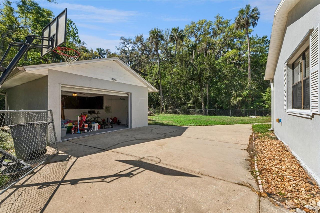 2072 Burma Road, New Smyrna Beach, FL 32168 Photo