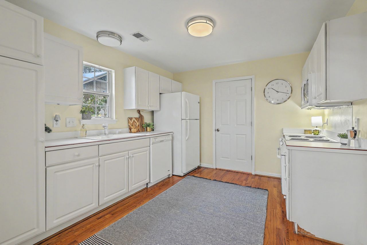 1465 Battery Brown Court Photo 20