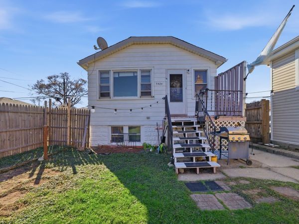 3524 N OZARK Avenue, Chicago, IL 60634