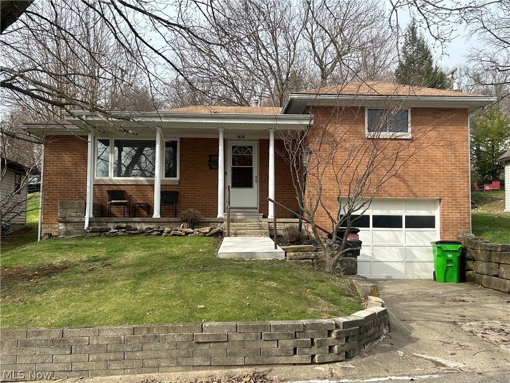 1618 Adams Street, Coshocton, OH 43812 Main Photo