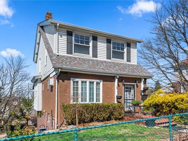 590 Vinemont St , Pittsburgh, PA 15205