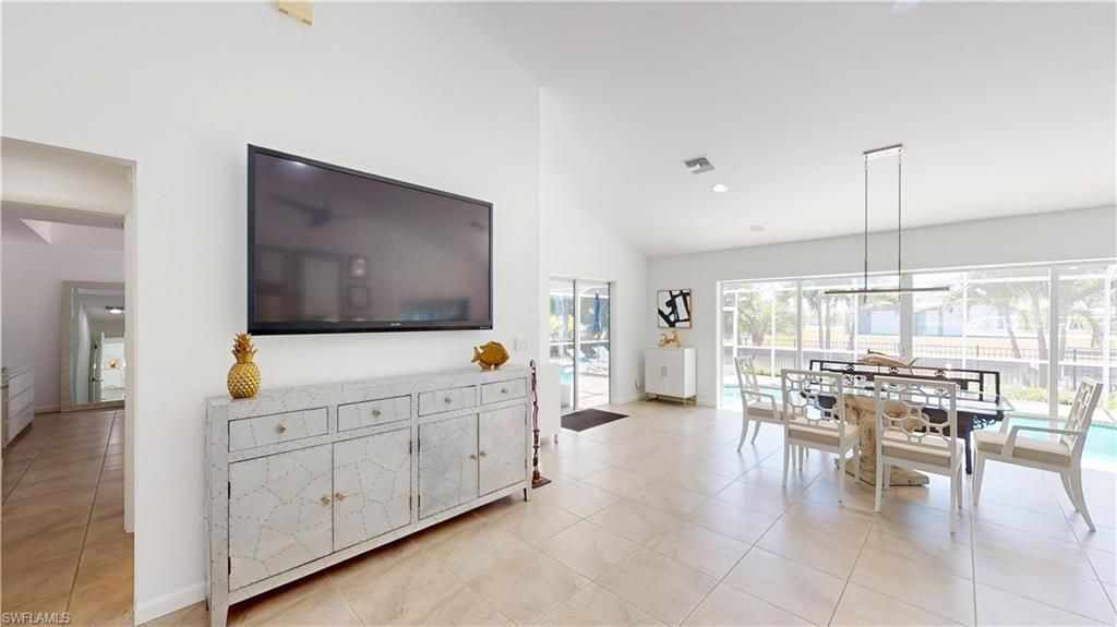 814 El Dorado Pkwy E, Cape Coral, FL 33904 Photo