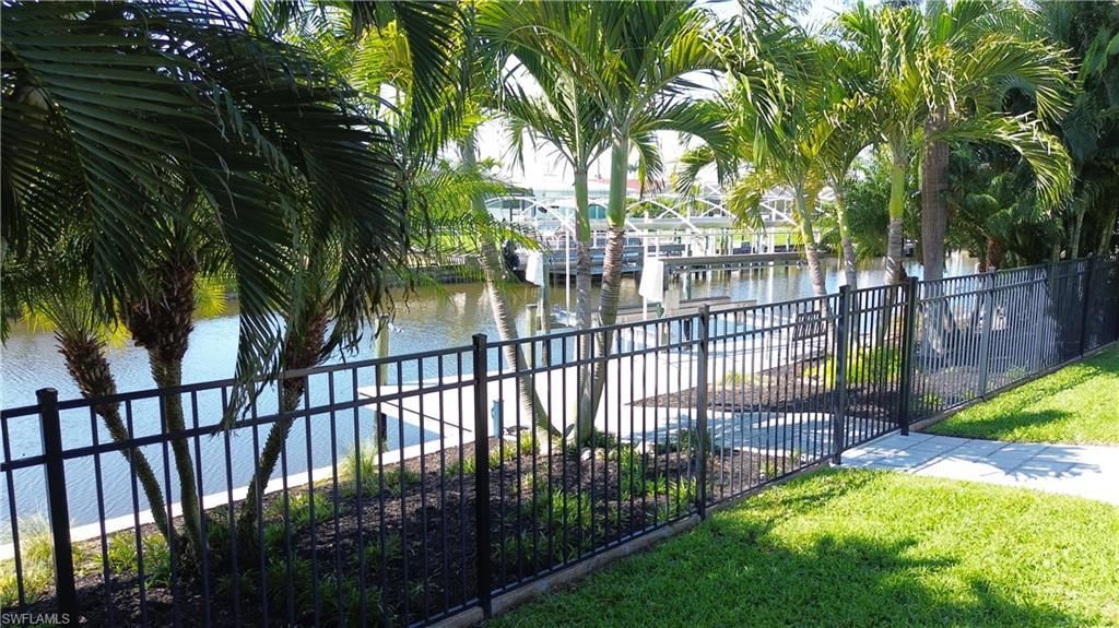 814 El Dorado Pkwy E, Cape Coral, FL 33904 Photo