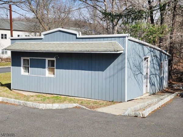 458 Hamburg Tpke, Wayne, NJ 07470