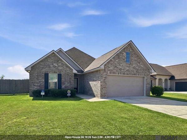 8880 Providence Dr, Denham Springs, LA 70726