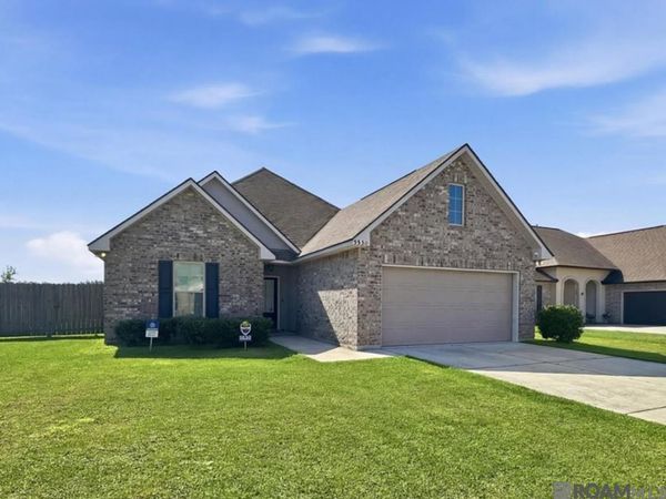 8880 Providence Dr, Denham Springs, LA 70726