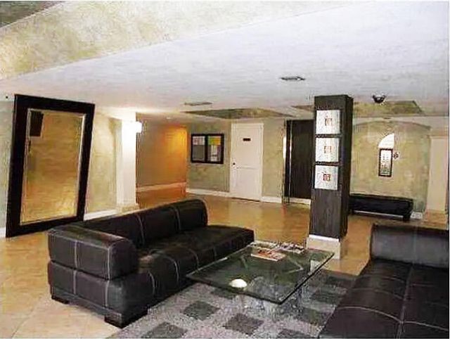 701 NW 19th Street, Unit 408, Fort Lauderdale, FL 33311 Photo