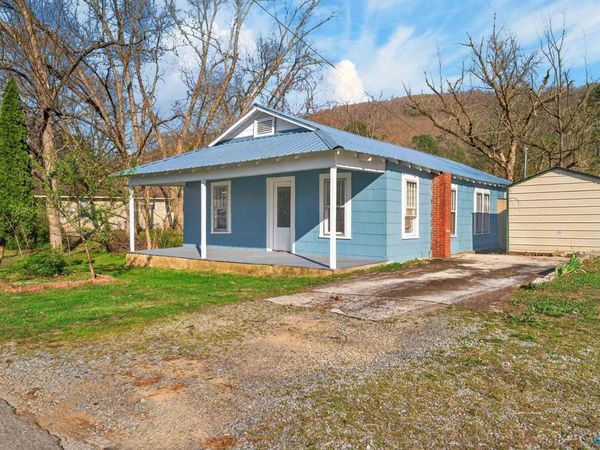 809 Sanders Avenue NE, Fort Payne, AL 35967