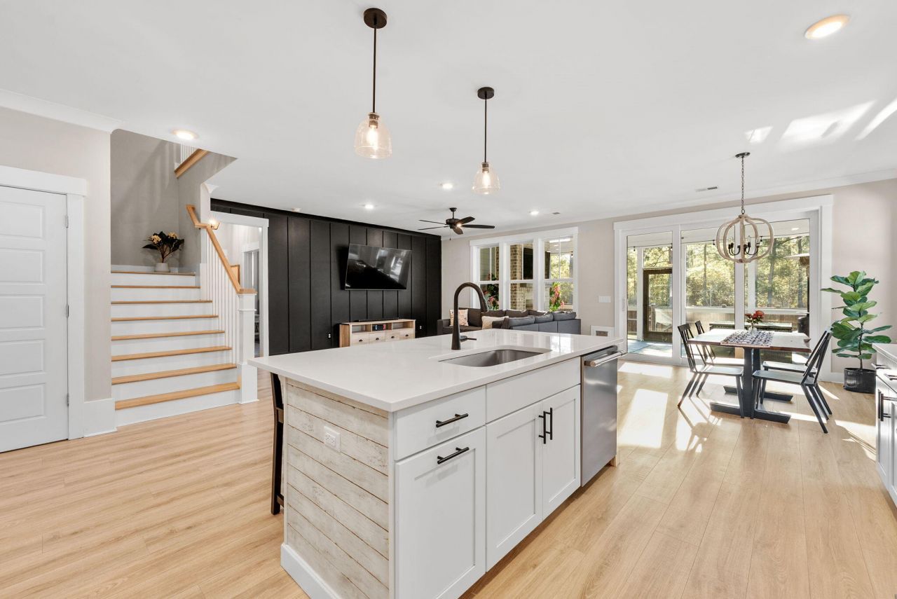 305 Great Lawn Drive Photo 13