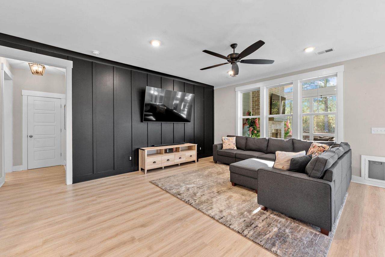 305 Great Lawn Drive Photo 27