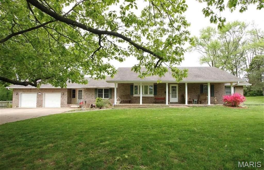 2190 Morning Star Drive, Alton, IL 62002 Main Photo