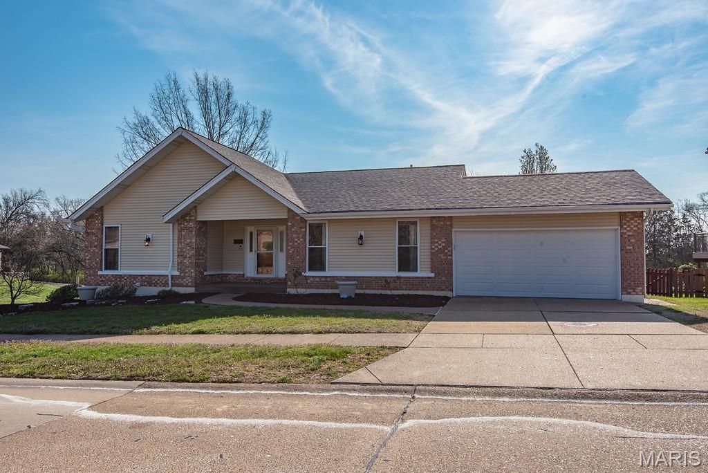 5902 Briarmist Place, Saint Louis, MO 63128 Main Photo