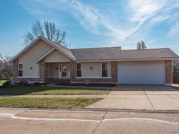 5902 Briarmist Place, St Louis, MO 63128