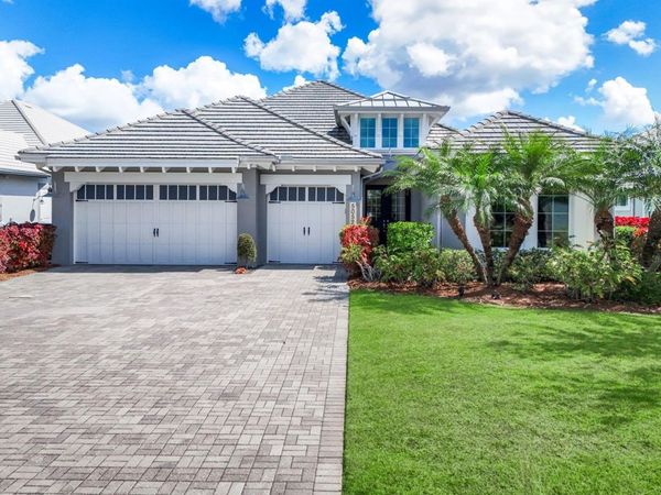 5052 MARTINIQUE DRIVE, NAPLES, FL 34113