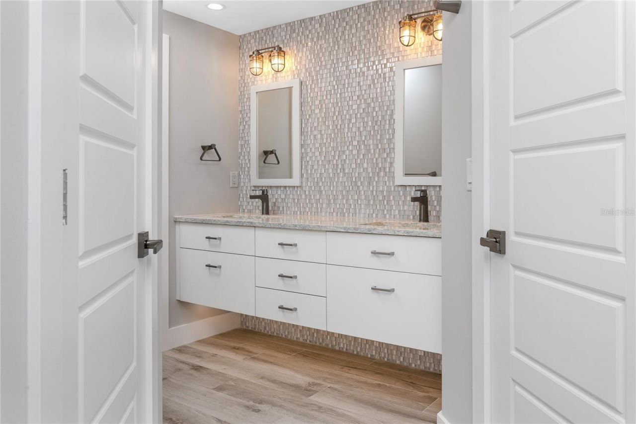 7540 Sunshine Skyway Lane S, Unit 217, Saint Petersburg, FL 33711 Photo