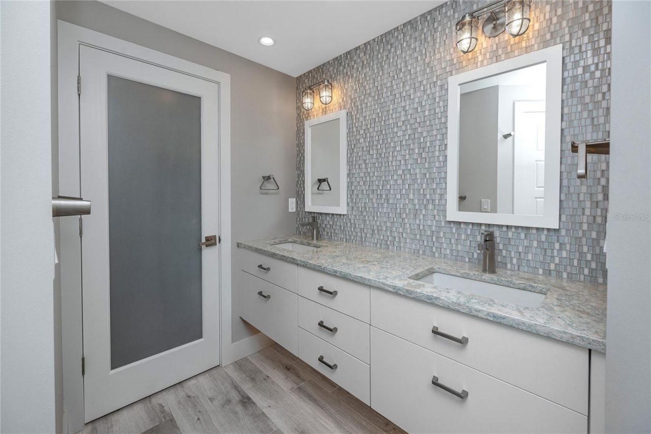 7540 Sunshine Skyway Lane S, Unit 217, Saint Petersburg, FL 33711 Photo