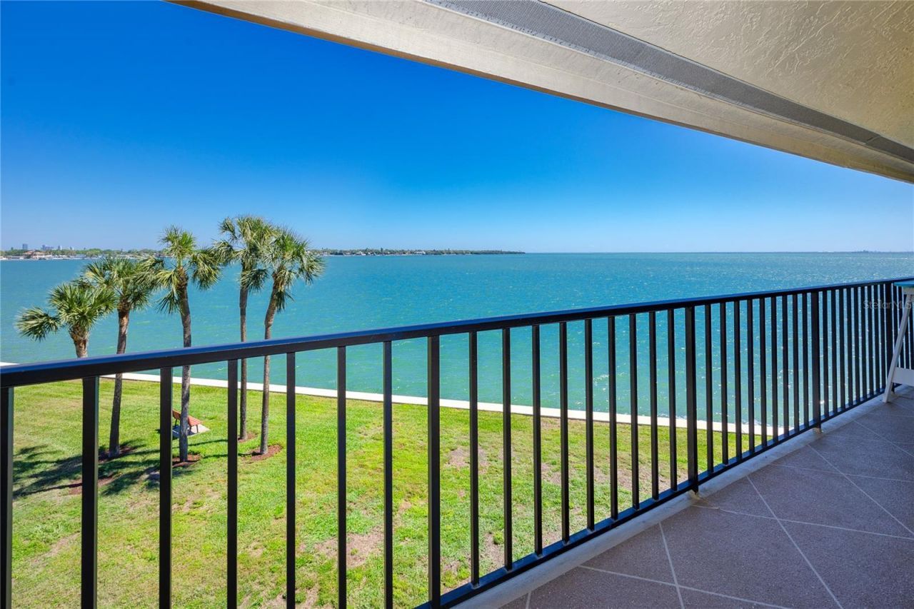 7540 Sunshine Skyway Lane S, Unit 217, Saint Petersburg, FL 33711 Photo