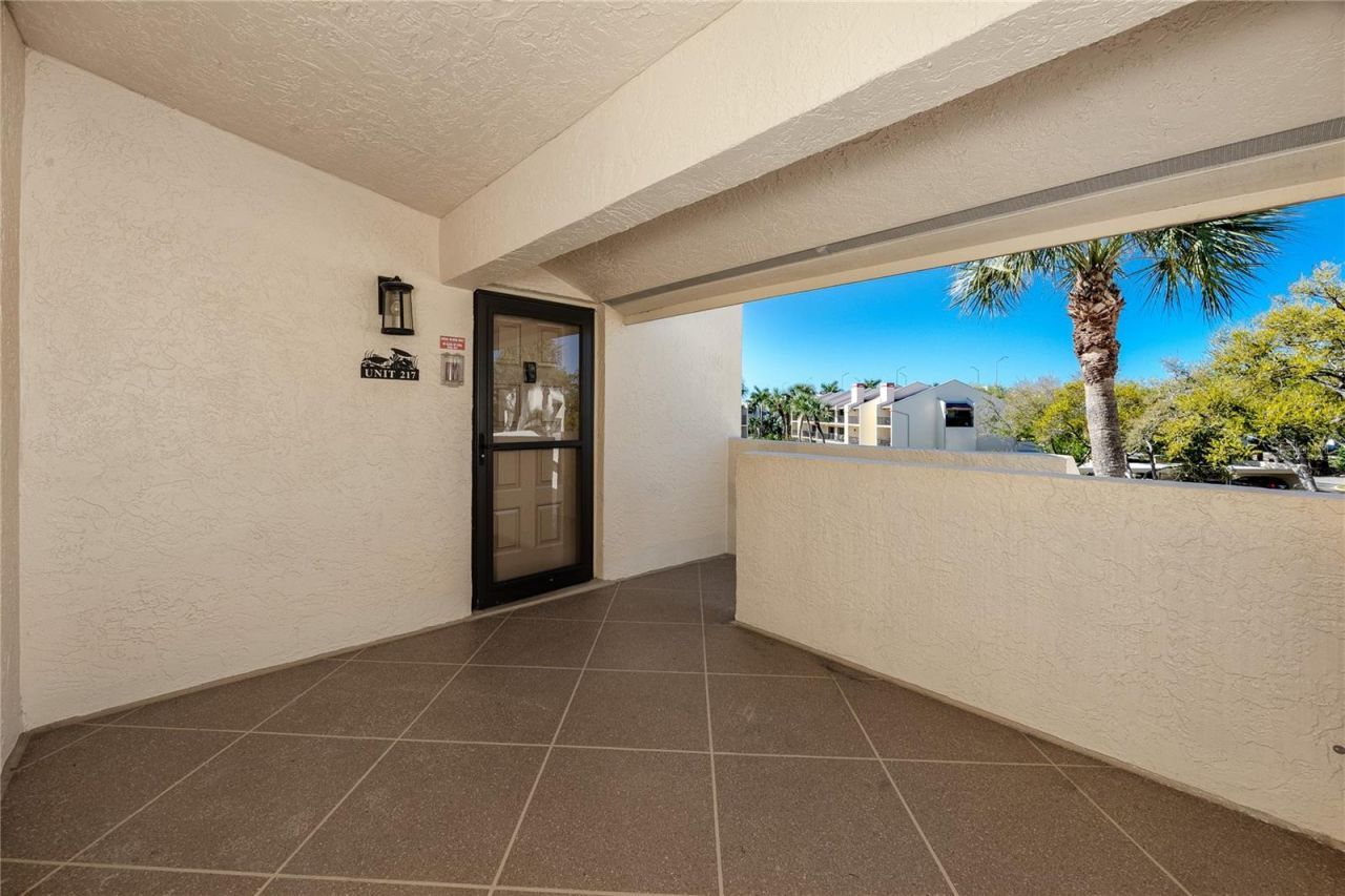 7540 Sunshine Skyway Lane S, Unit 217, Saint Petersburg, FL 33711 Photo