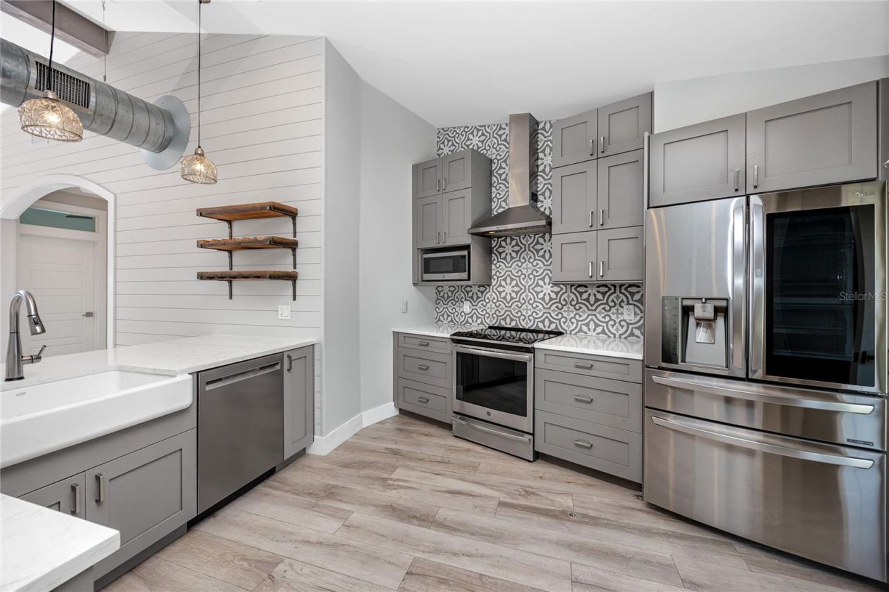 7540 Sunshine Skyway Lane S, Unit 217, Saint Petersburg, FL 33711 Photo