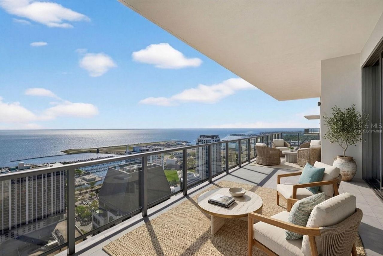 275 1st Avenue S, Unit 4202, Saint Petersburg, FL 33701 Photo