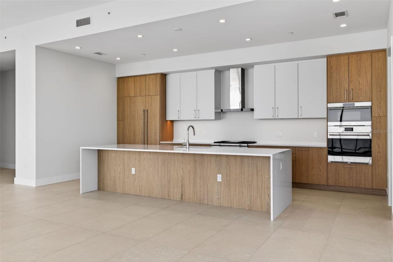 275 1st Avenue S, Unit 4202, Saint Petersburg, FL 33701 Photo