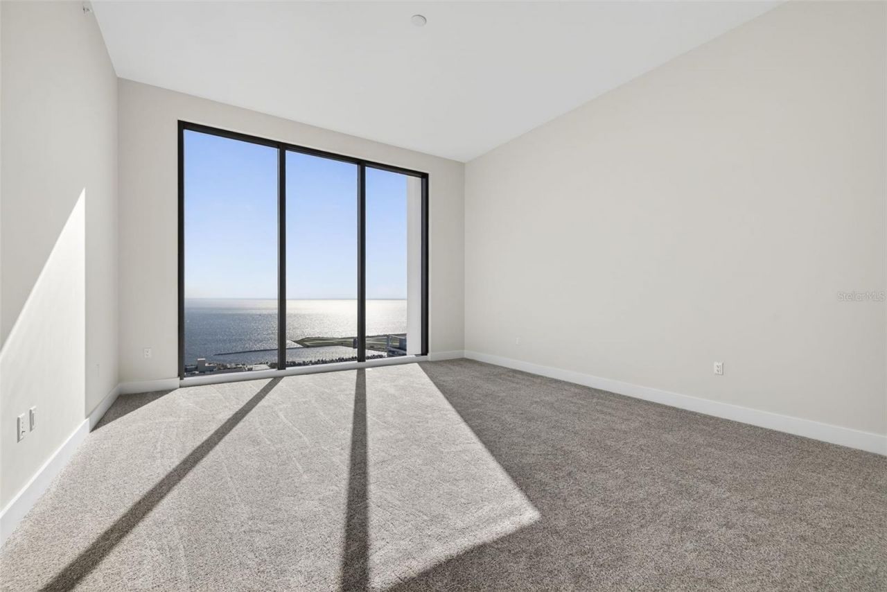 275 1st Avenue S, Unit 4202, Saint Petersburg, FL 33701 Photo