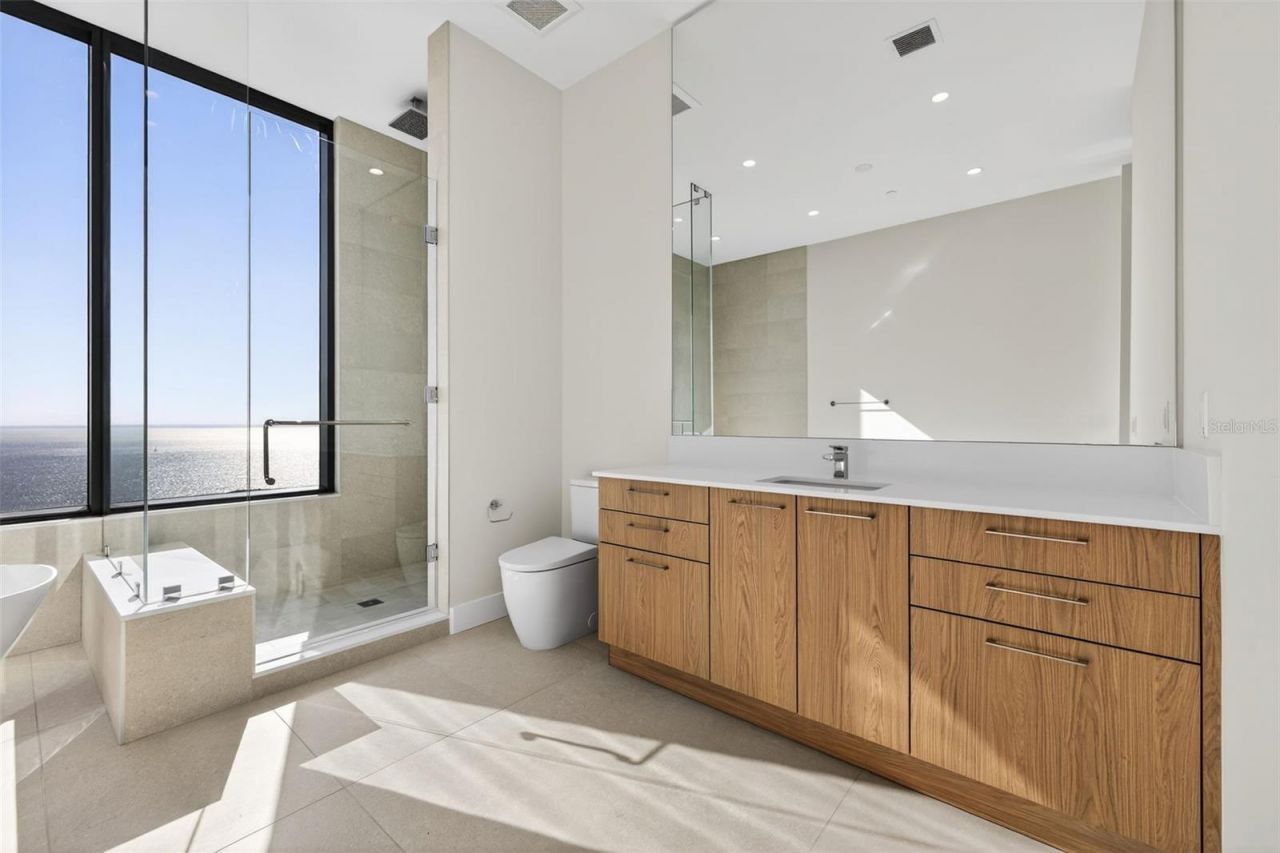 275 1st Avenue S, Unit 4202, Saint Petersburg, FL 33701 Photo