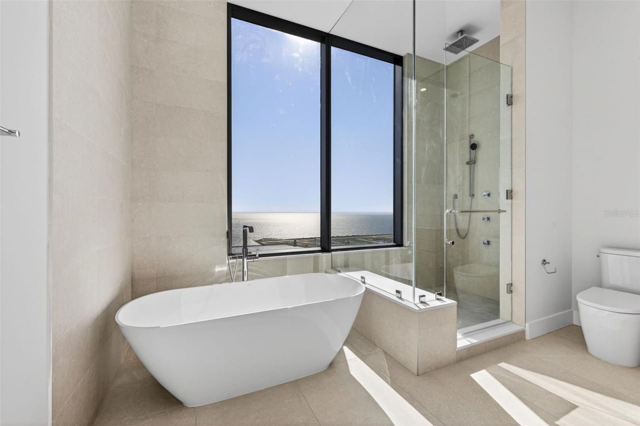 275 1st Avenue S, Unit 4202, Saint Petersburg, FL 33701 Photo