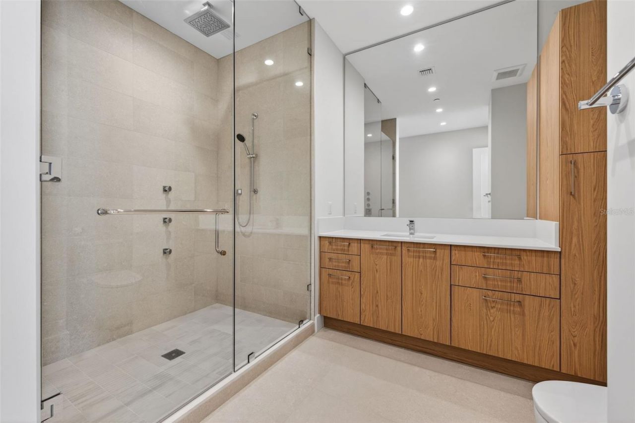 275 1st Avenue S, Unit 4202, Saint Petersburg, FL 33701 Photo