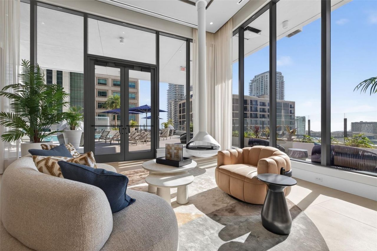 275 1st Avenue S, Unit 4202, Saint Petersburg, FL 33701 Photo