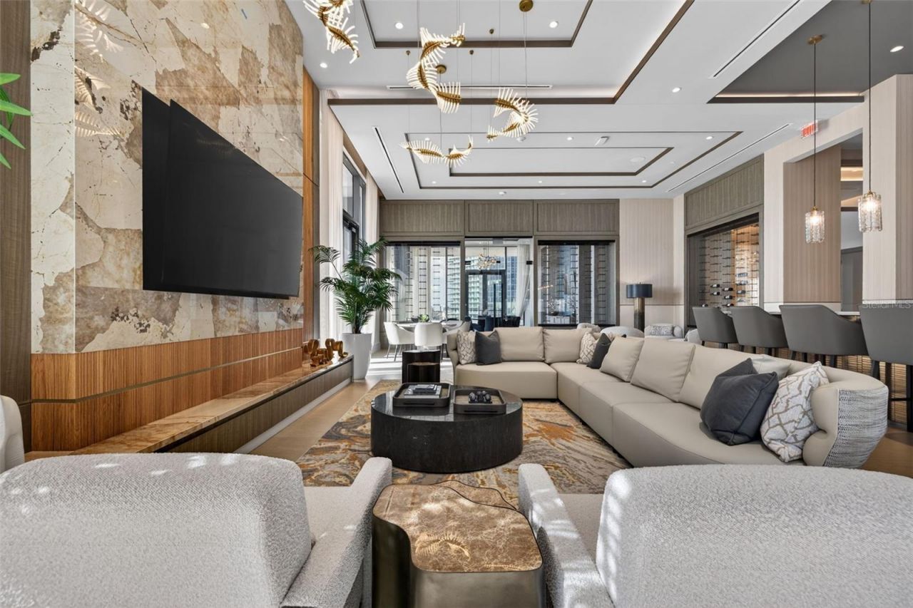 275 1st Avenue S, Unit 4202, Saint Petersburg, FL 33701 Photo