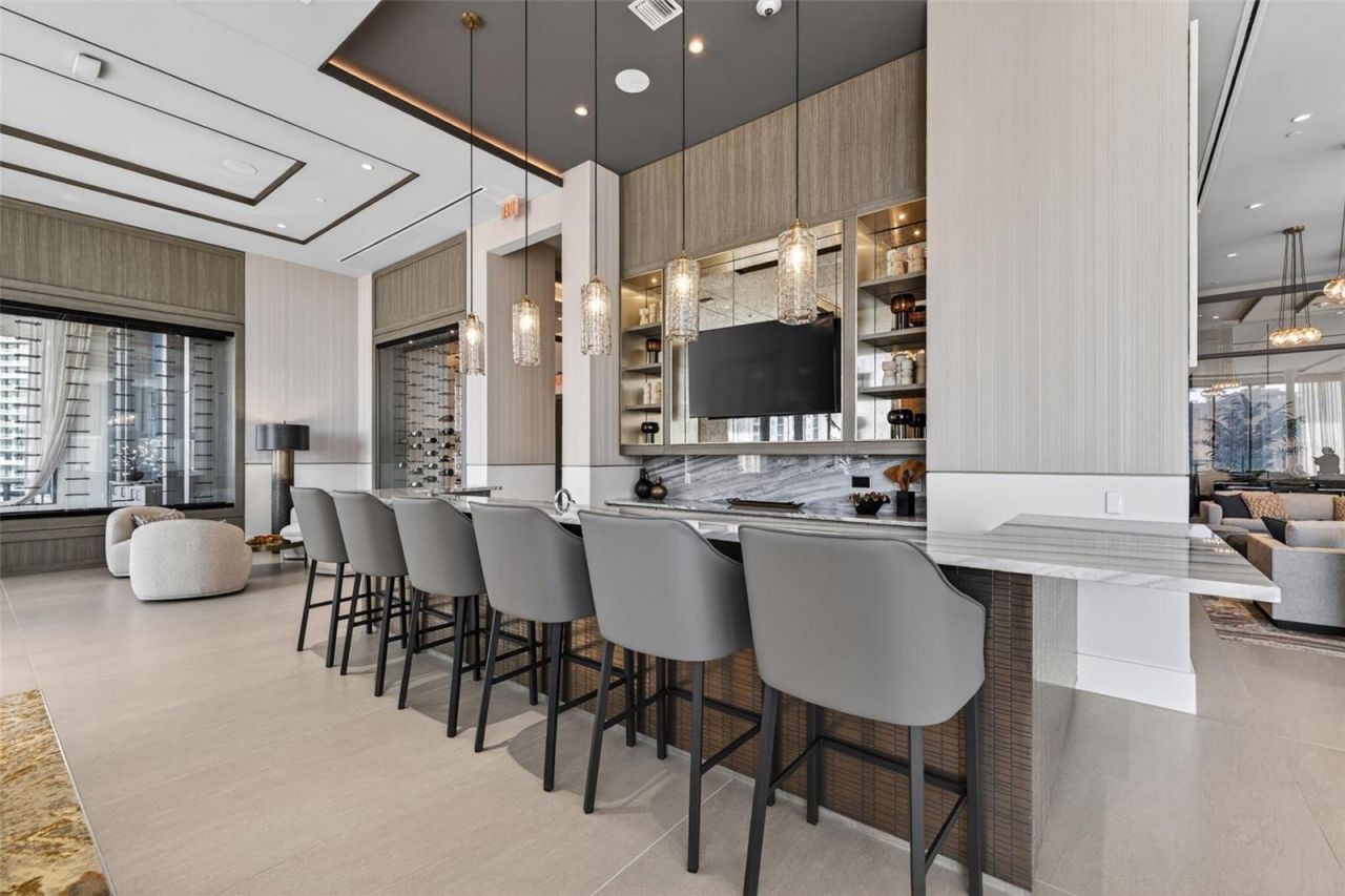 275 1st Avenue S, Unit 4202, Saint Petersburg, FL 33701 Photo