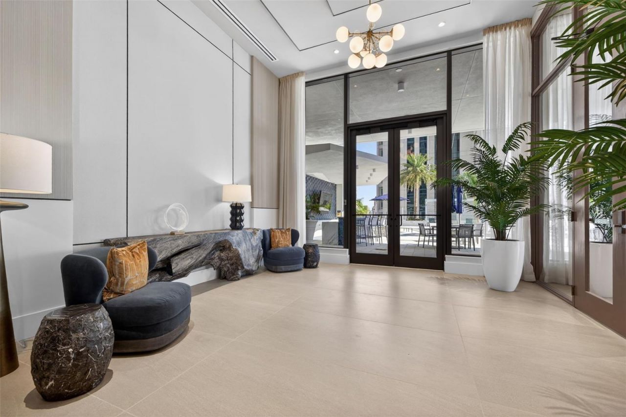 275 1st Avenue S, Unit 4202, Saint Petersburg, FL 33701 Photo