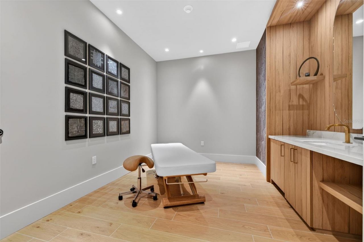 275 1st Avenue S, Unit 4202, Saint Petersburg, FL 33701 Photo