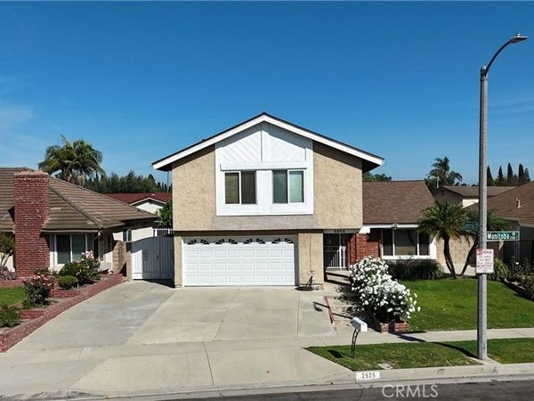 2525 S Manitoba, Santa Ana, CA 92704