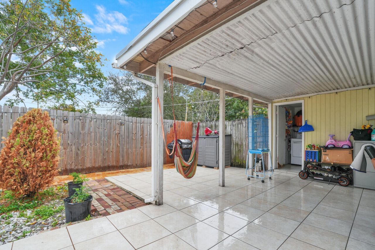 2040 NE 2nd Terrace, Pompano Beach, FL 33060 Photo