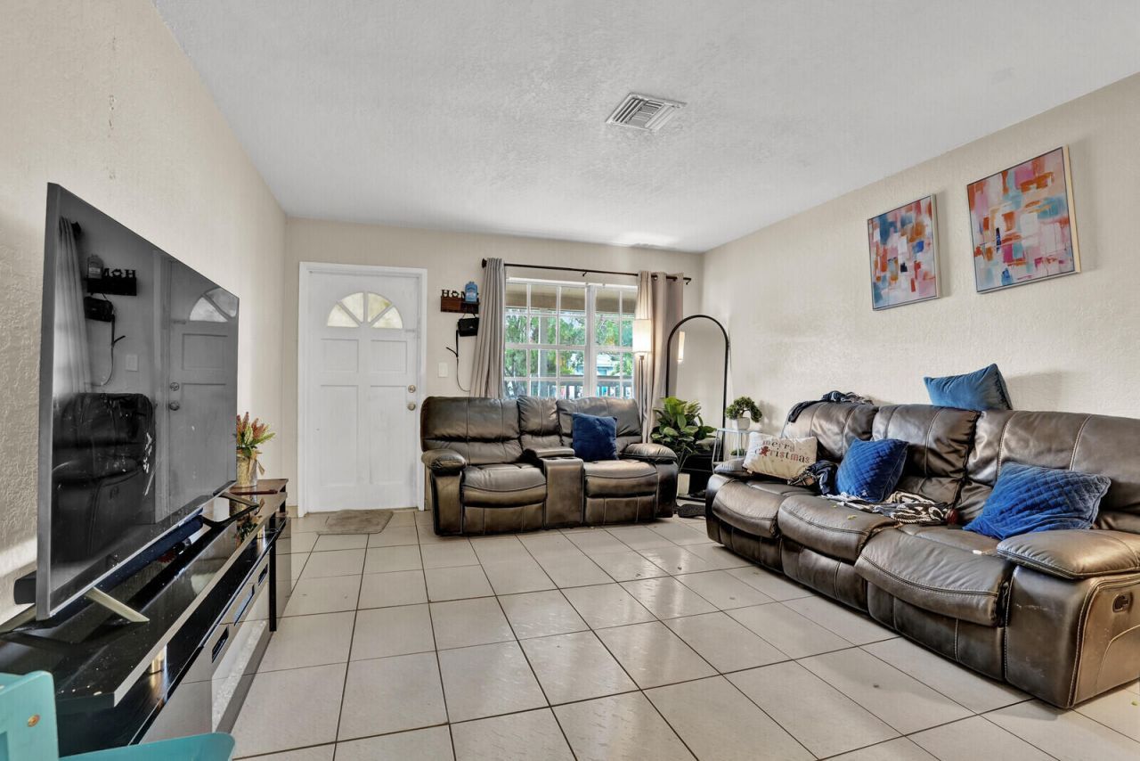 2040 NE 2nd Terrace, Pompano Beach, FL 33060 Photo