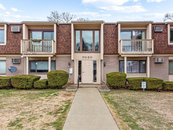 7050 Villa Drive, Unit 5, Waterford, MI 48327