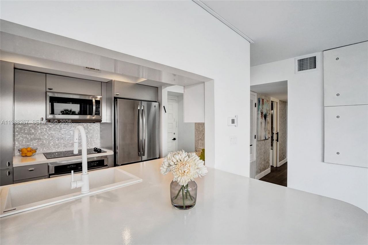 430 Golden Isles Dr , Unit 201, Hallandale Beach, FL 33009 Photo